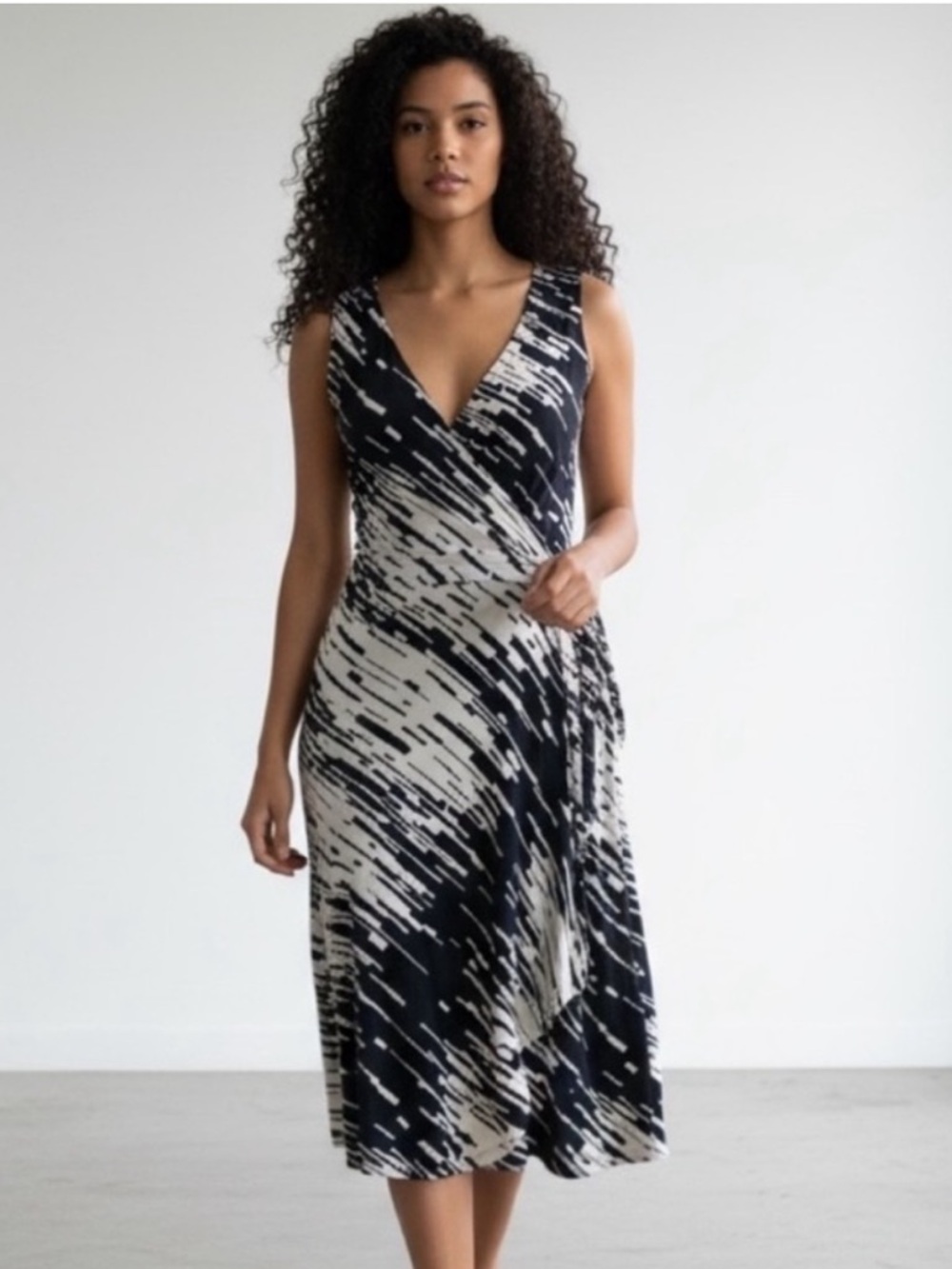 BCBGMaxAzria Black & Écru Lightning Edge Bodycon Wrap Dress  Sz XS. NWT